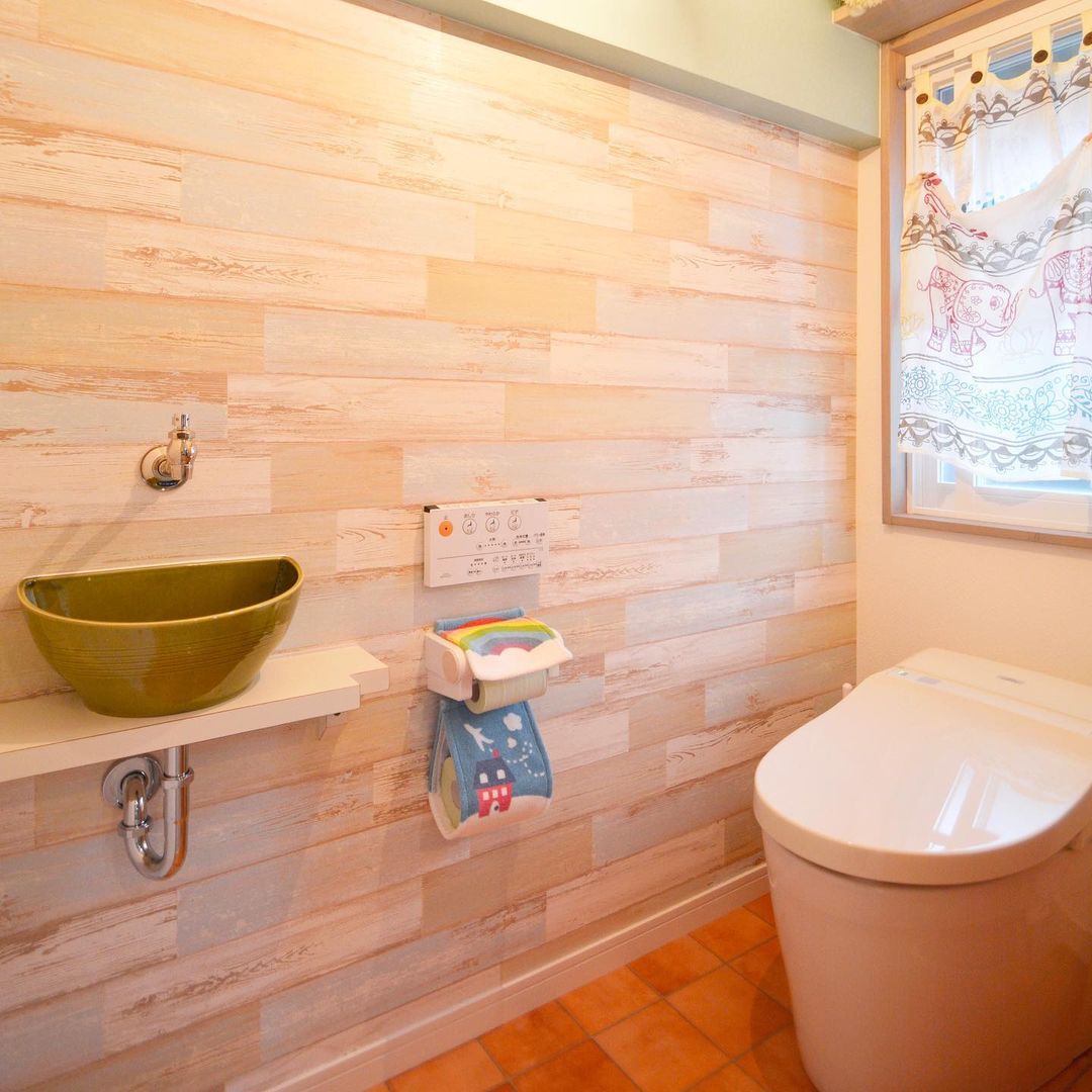 新築のおしゃれなトイレ収納と内装画像特集 豊橋で建築家と建てる注文住宅実例 注文住宅ブルーハウス デザイン 性能 リゾートライフ 愛知 名古屋 豊橋 豊川 岐阜ならお任せください