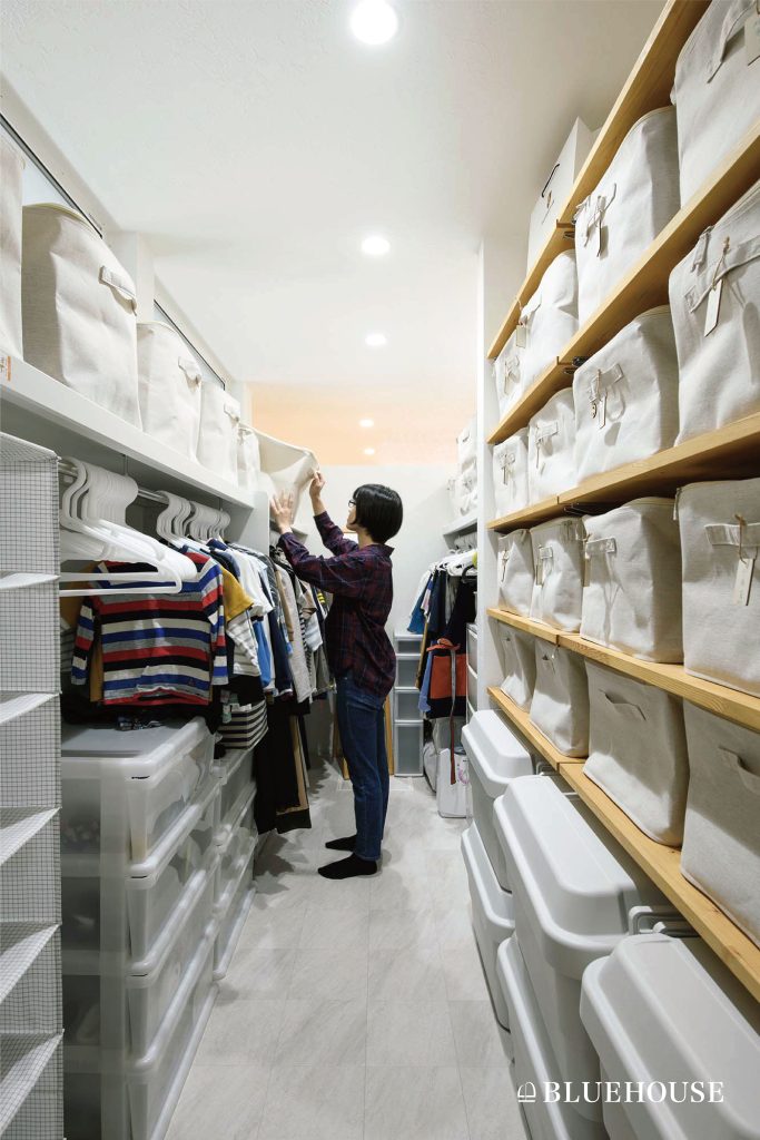 ファミリークローゼットで趣味の道具を収納するイメージ