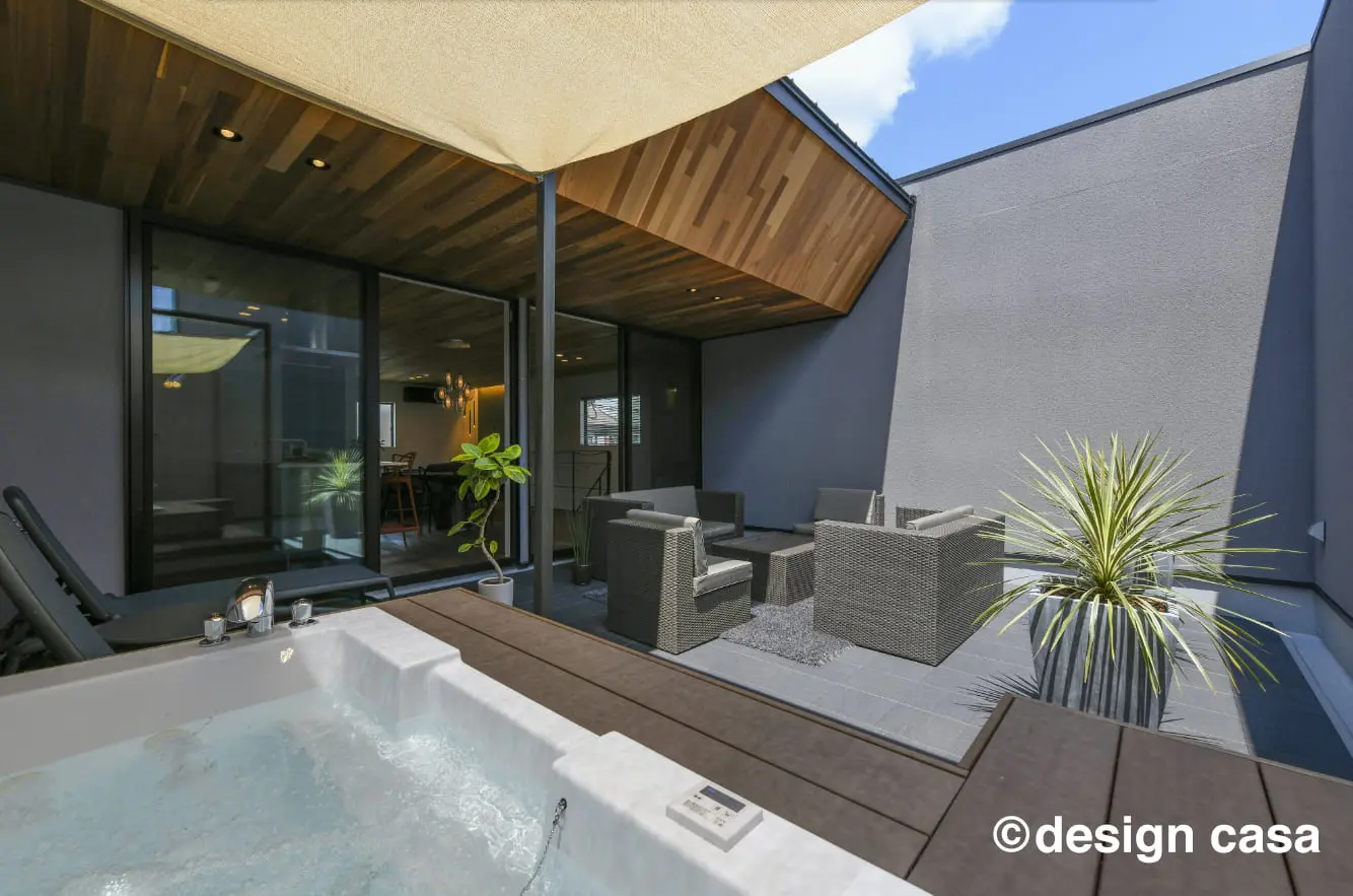 自宅で露天風呂を楽しむ！屋外ジャグジーやサウナのある家の事例紹介と