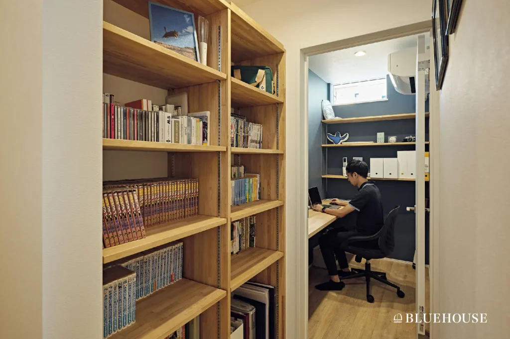 ライブラリーコーナーと書斎をつなげた間取り事例