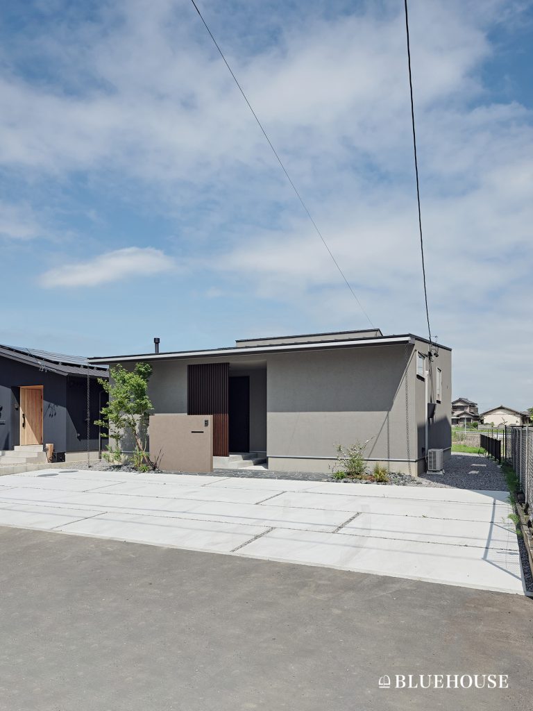 ゆとりある土地に建つ平屋