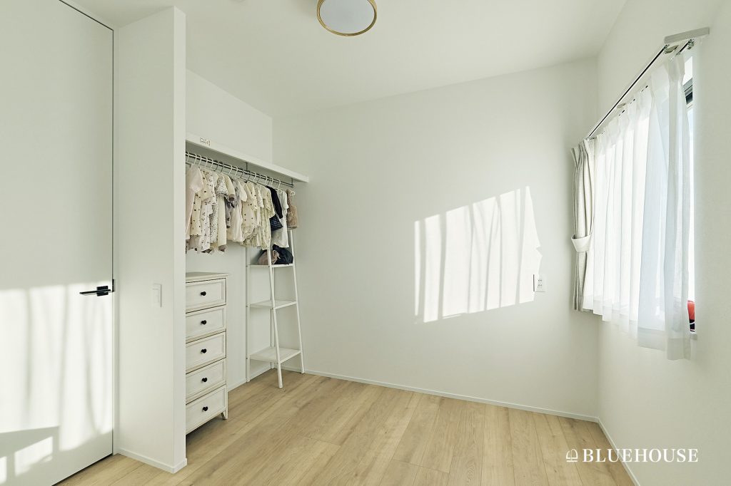 子ども部屋のオープンクローゼット