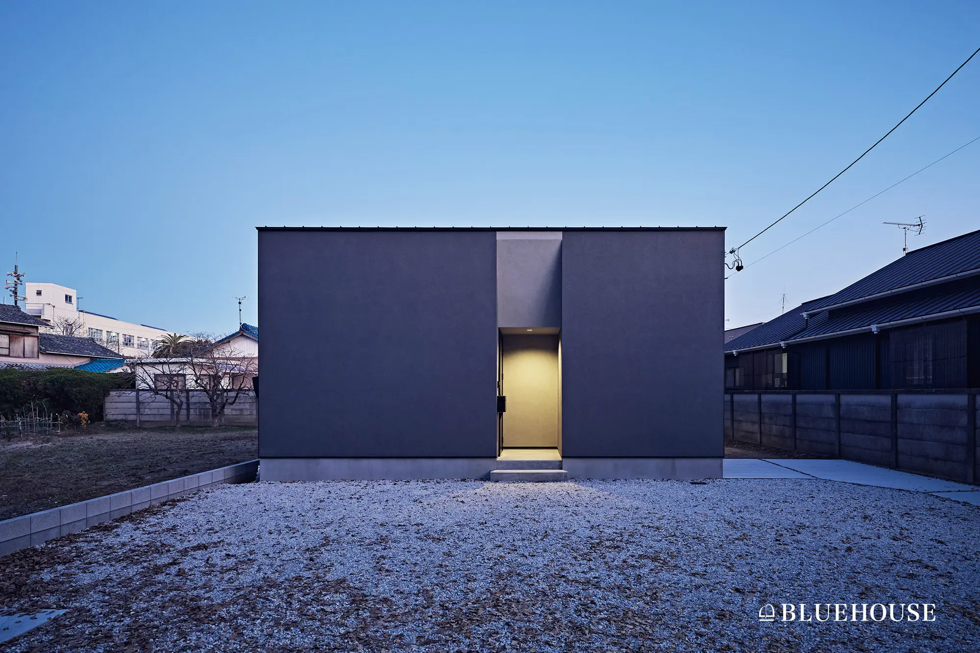 暗がりを楽しむ平屋