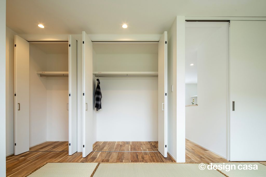 一般的な折れ戸のクローゼット施工事例