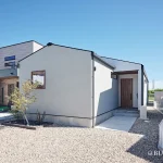 ジャパンディな三角屋根の平屋