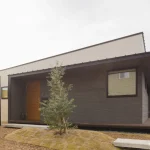 片流れ屋根のシンプルモダンな平屋外観施工事例