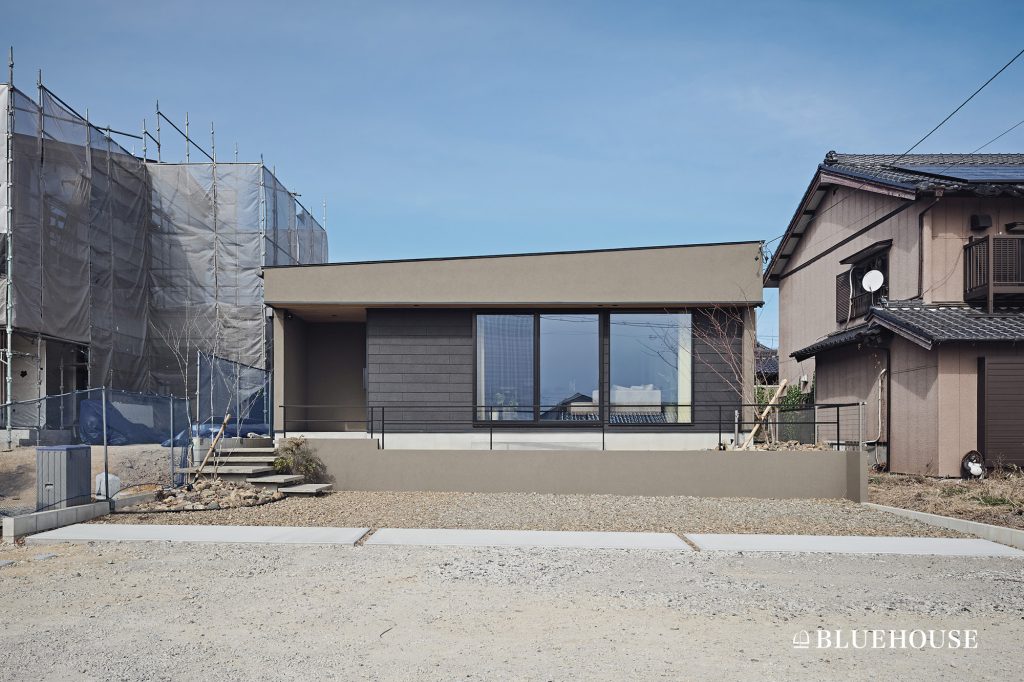 建築家とつくるタイル調の外壁がおしゃれな平屋の施工事例