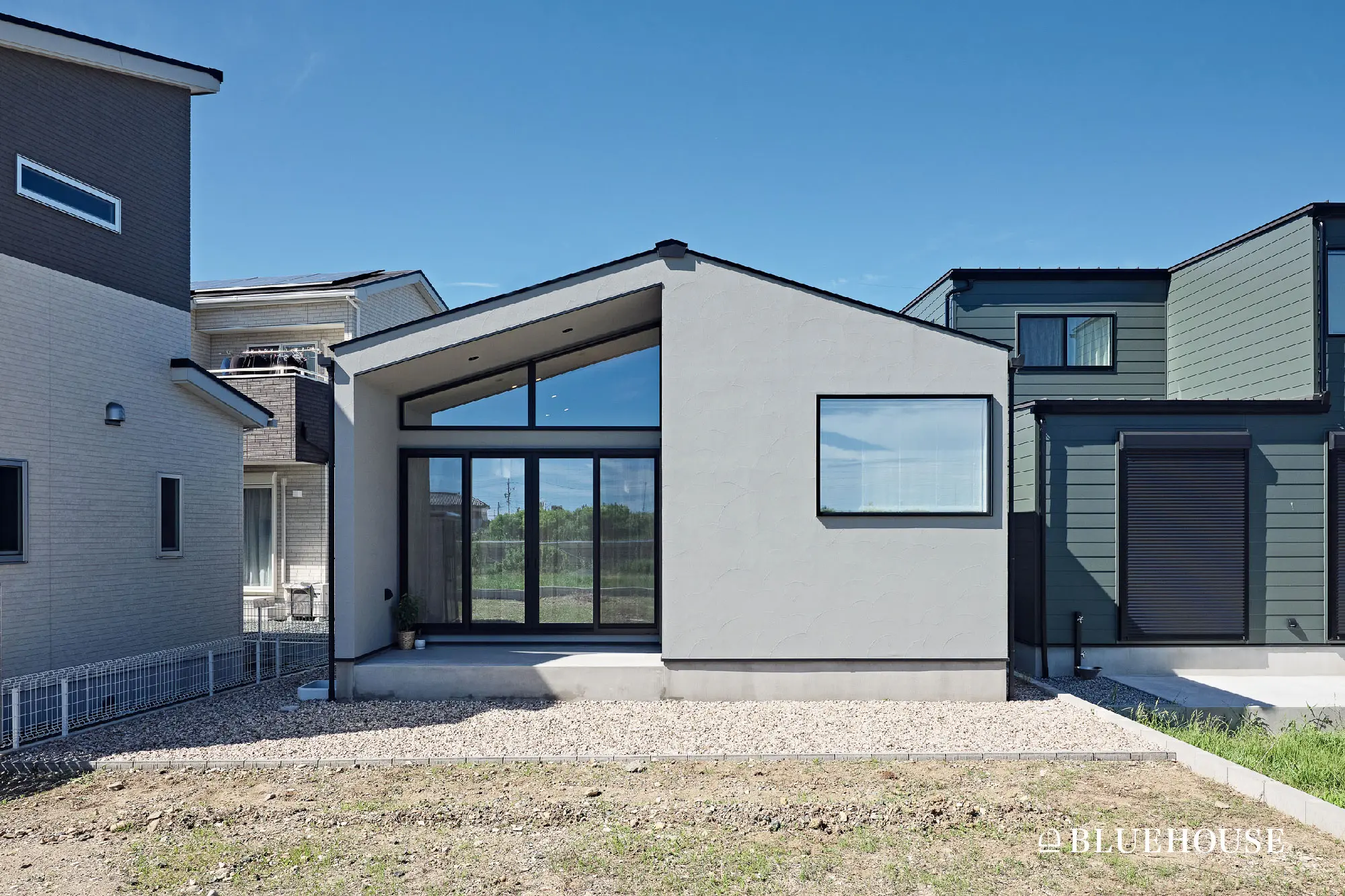 ジャパンディな三角屋根の平屋