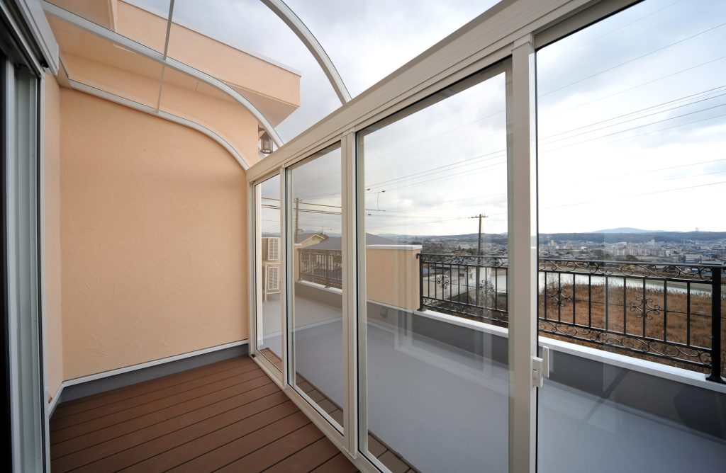 サンルーム|注文住宅で叶えるランドリールームのある暮らし|家事の負担が軽くなる間取りと空間デザイン