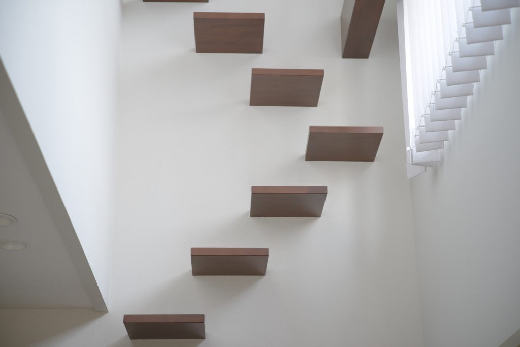 平屋で猫と暮らす｜小さな家でも、猫がのびのび過ごせる間取り・安全対策を解説